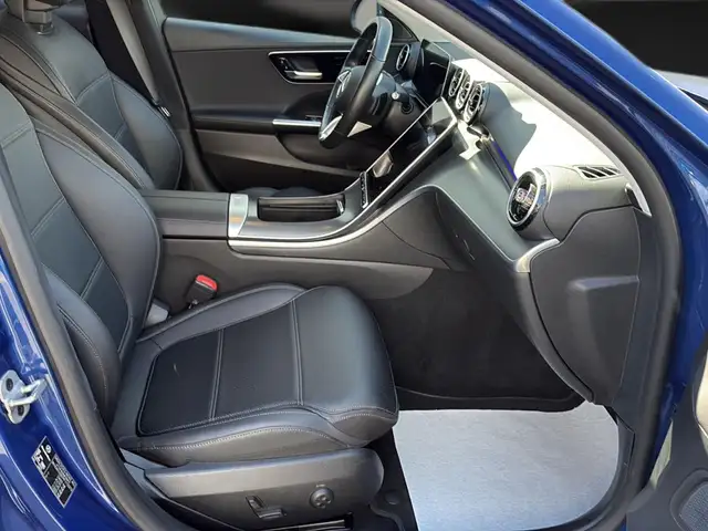 Mercedes-Benz C-Class view 15