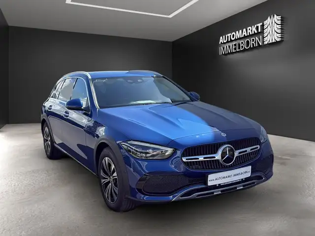 Mercedes-Benz C-Class view 2