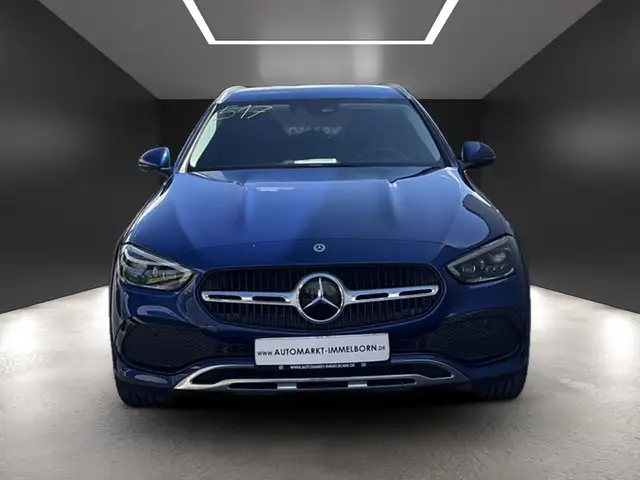Mercedes-Benz C-Class view 9