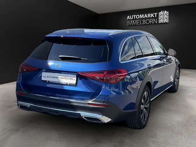 Mercedes-Benz C-Class view 7
