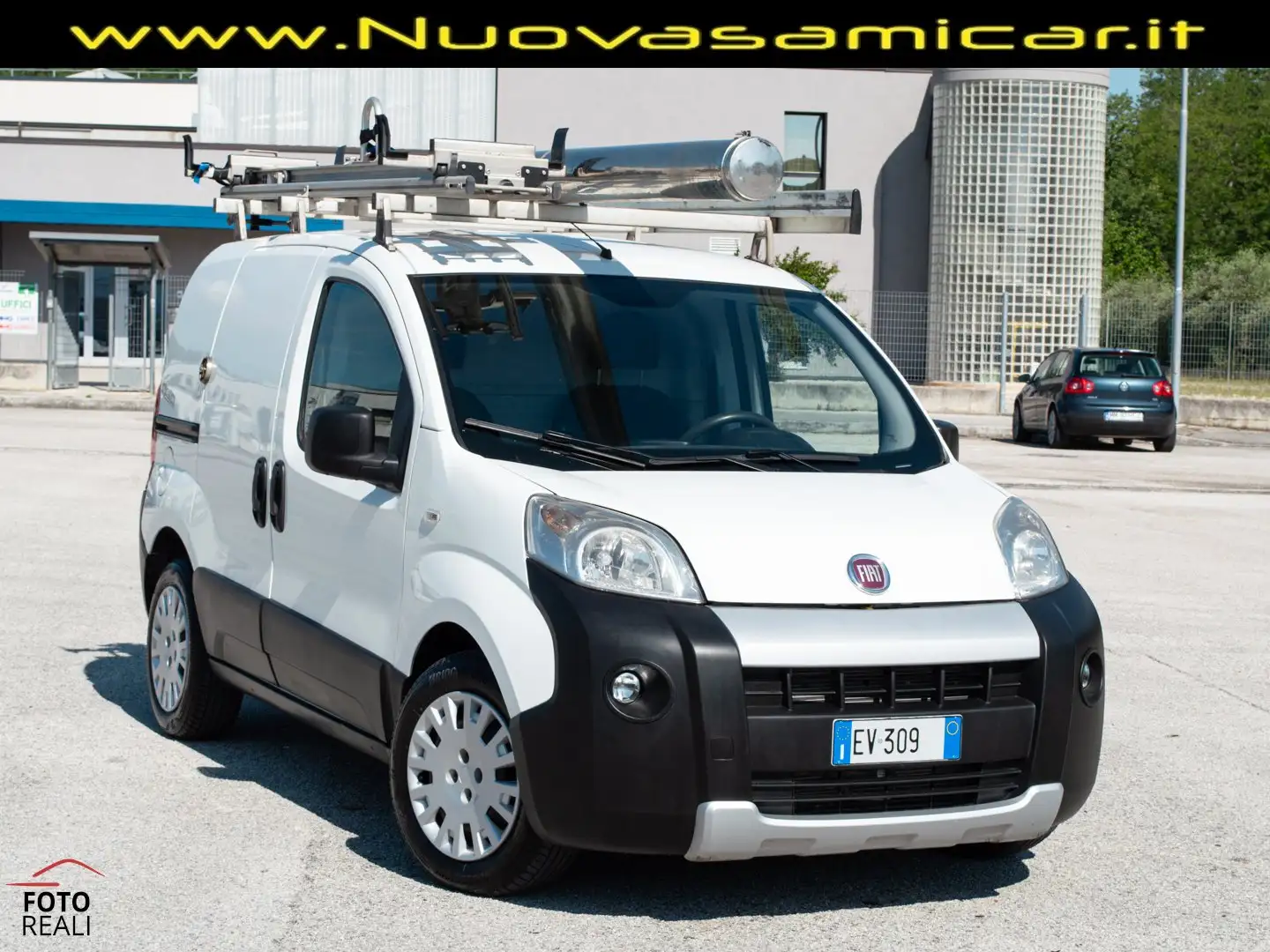Fiat Fiorino 1.3 MJT 95CV ADVENTURE ALLESTITO Weiß - 1