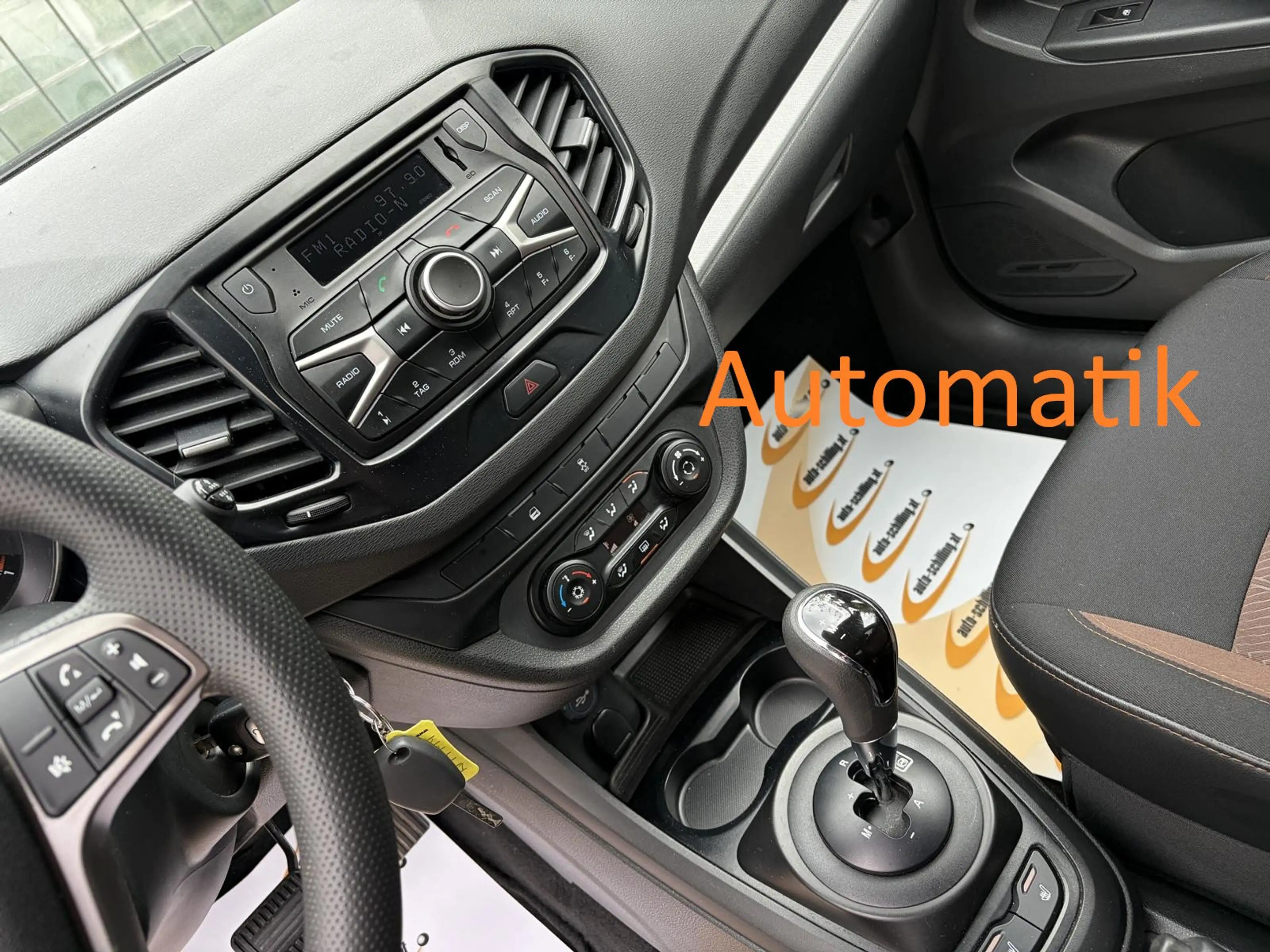 Lada Vesta 1,6 Benzin Automatik PDC Sitzheizung 4Zylinder — photo 10