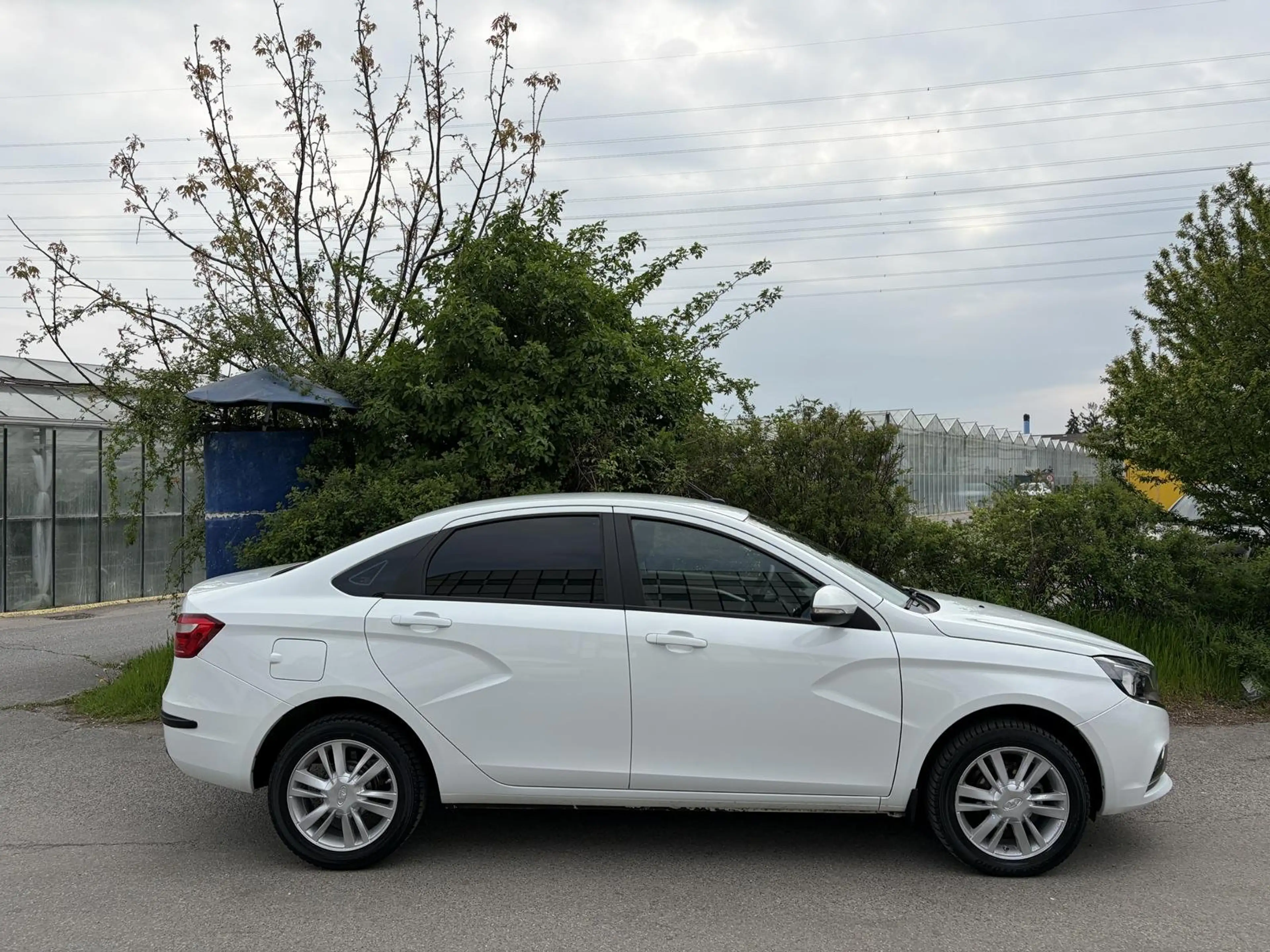 Lada Vesta 1,6 Benzin Automatik PDC Sitzheizung 4Zylinder — photo 2
