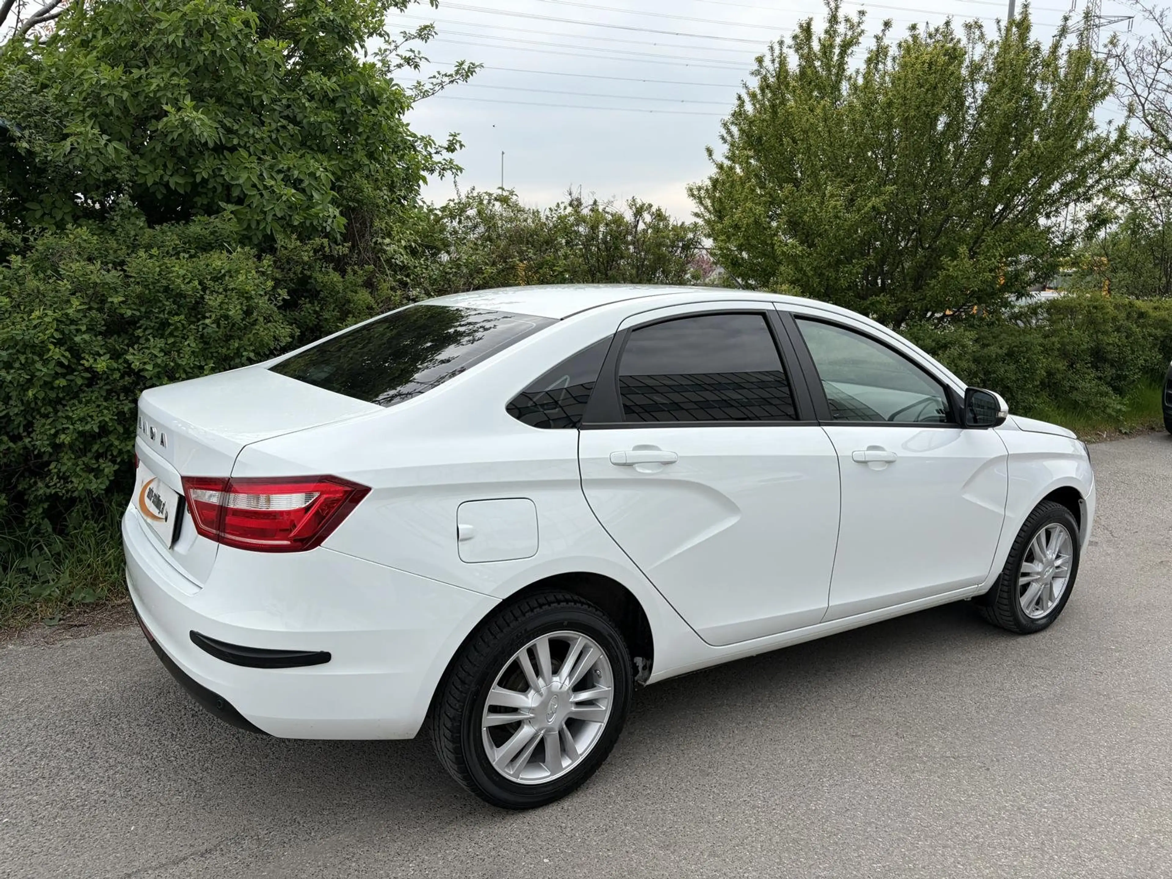 Lada Vesta 1,6 Benzin Automatik PDC Sitzheizung 4Zylinder — photo 3