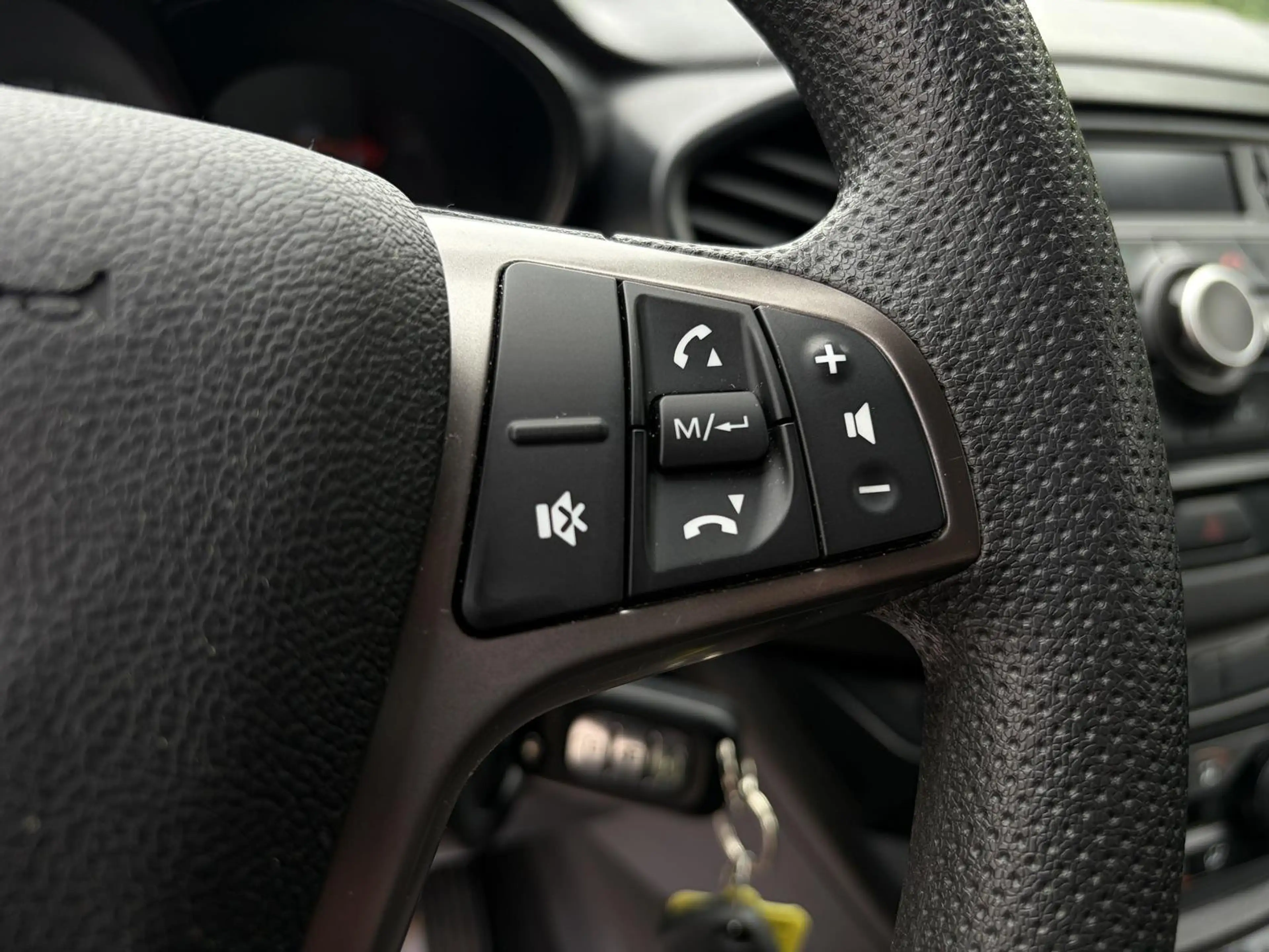 Lada Vesta 1,6 Benzin Automatik PDC Sitzheizung 4Zylinder — photo 15