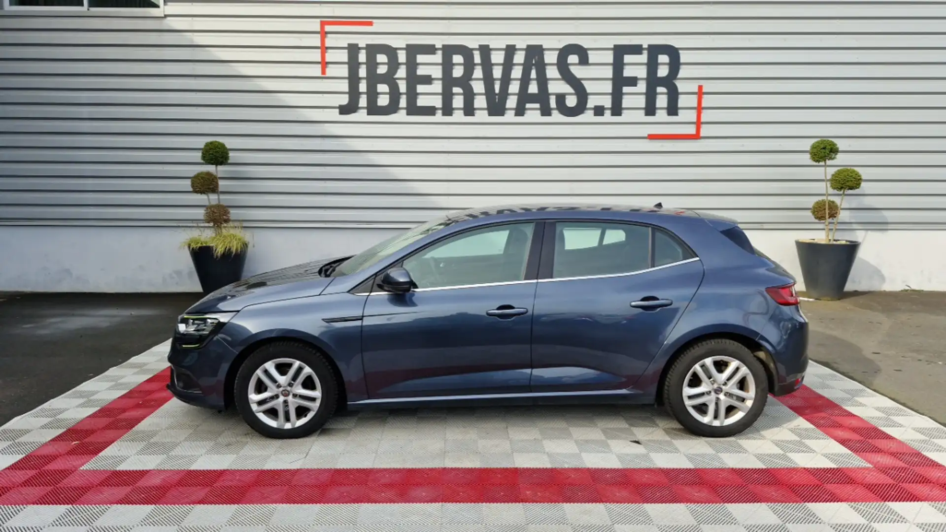 Renault Megane IV BERLINE BUSINESS blue dci 115 - 1