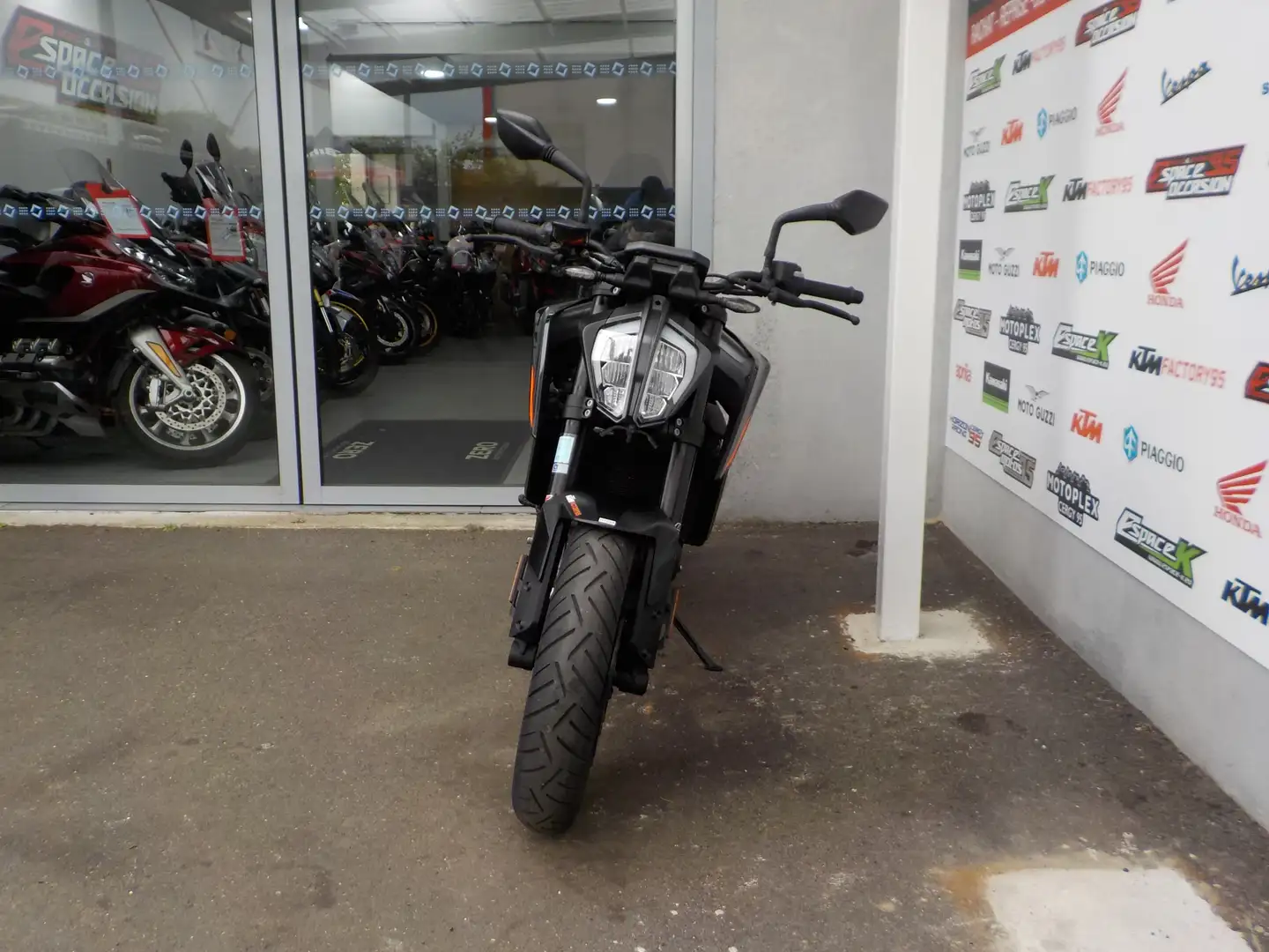 KTM 890 Duke Noir - 2