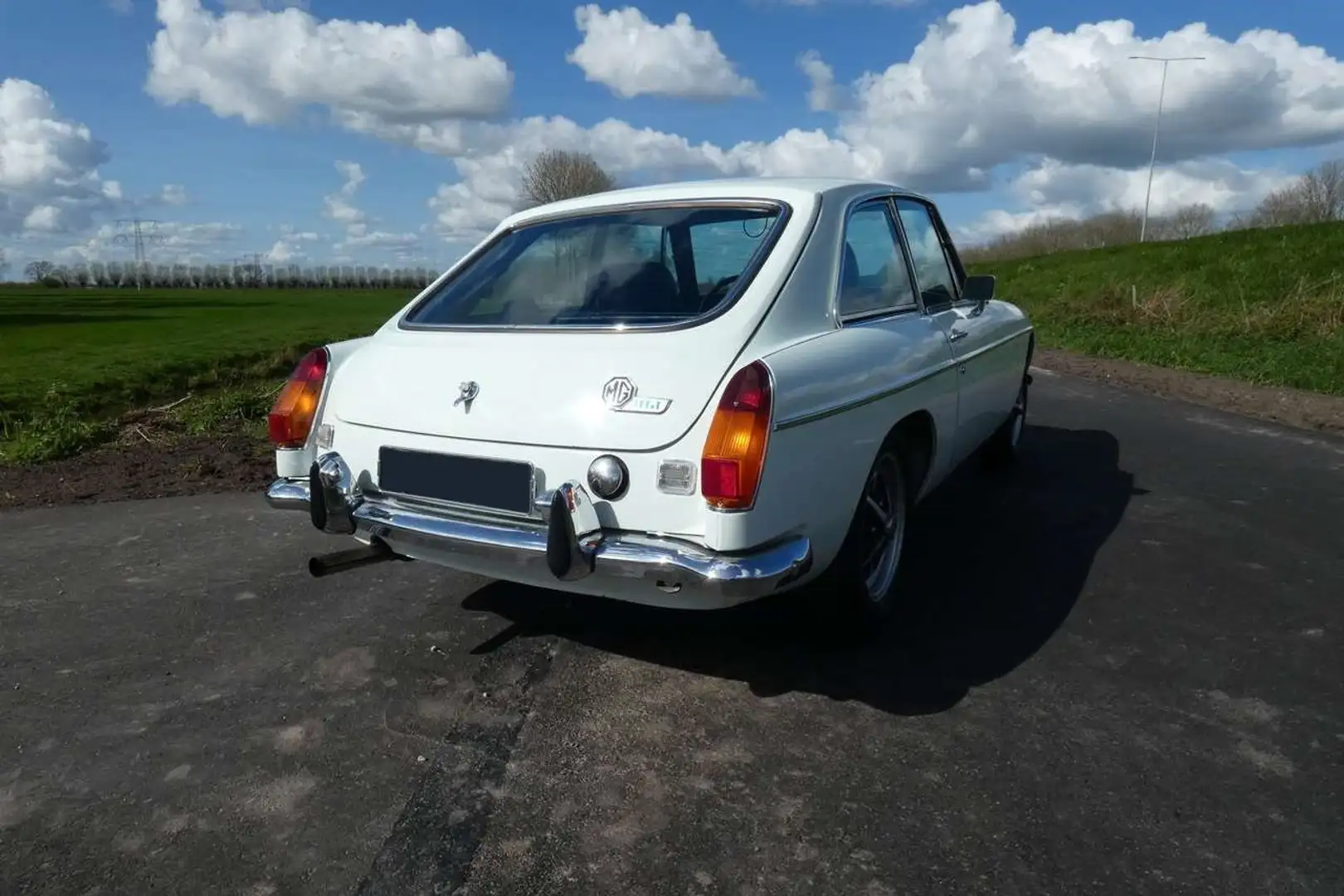MG MGB 1.8 GT Blanc - 2