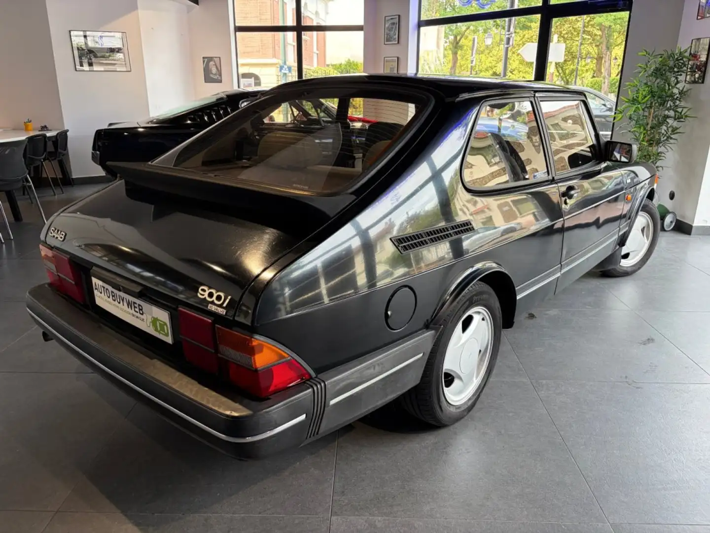 Saab 900 900i 16 Schwarz - 2