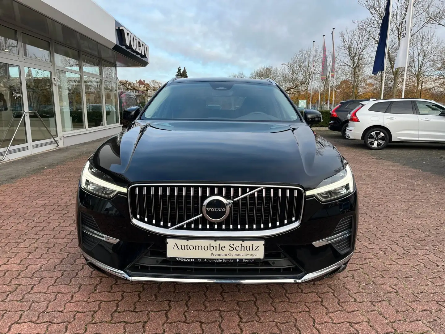 Volvo XC60 B4 D Plus Bright Auto Schwarz - 2
