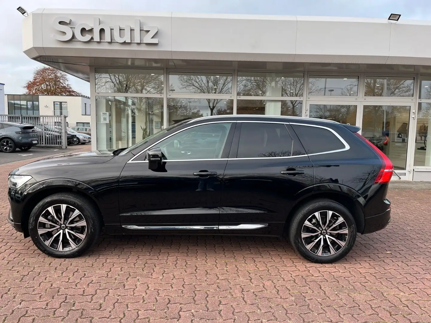 Volvo XC60 B4 D Plus Bright Auto Schwarz - 1