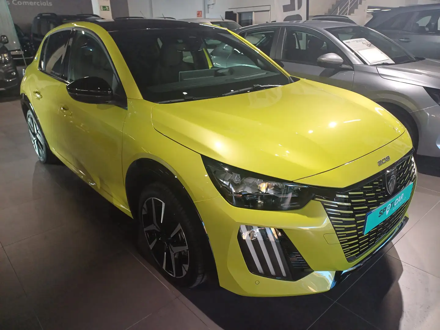 Peugeot 208 GT - 2