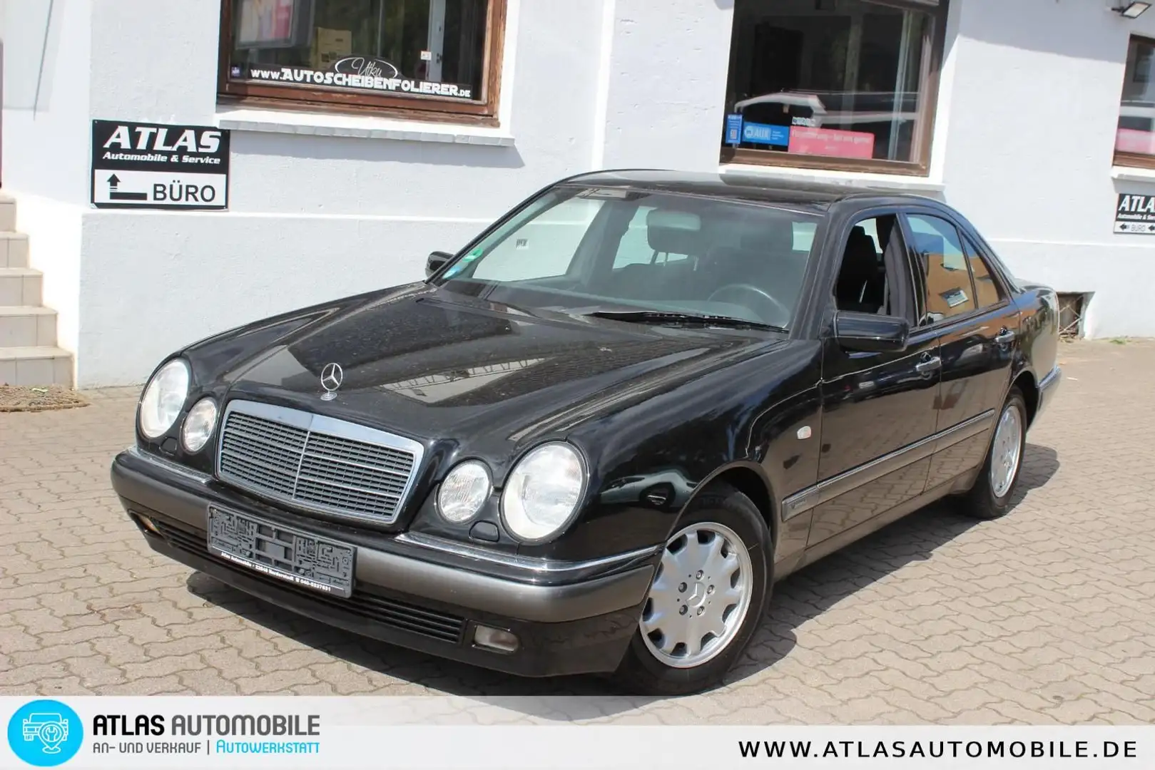 Mercedes-Benz E 240 AUT=Erst. 63.000KM=XENON=2.HAND=TOP ZUSTAN Schwarz - 1