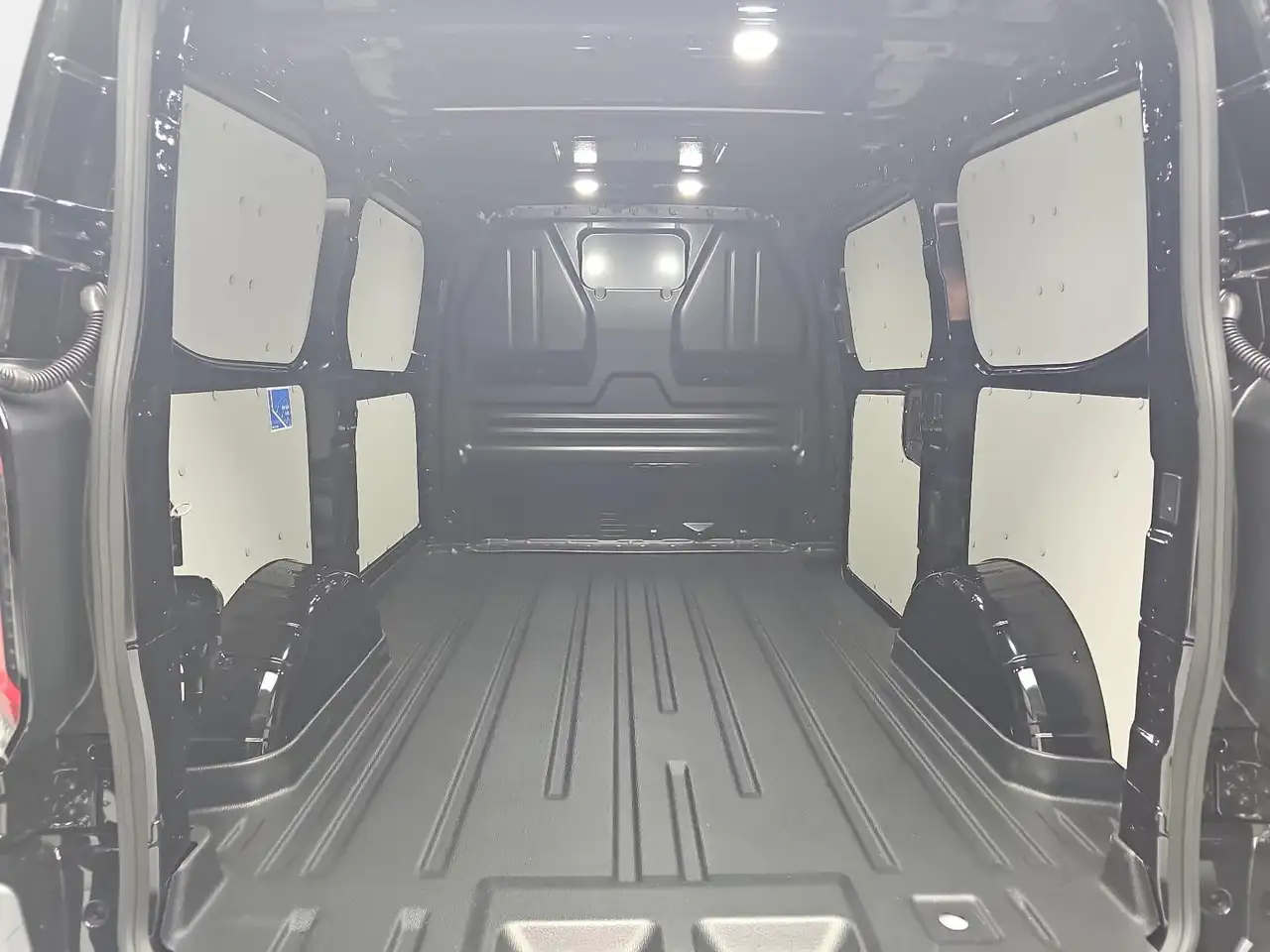 Ford Transit Custom TRANSIT CUSTOM 2.0 ECOBLUE AUTO. 320 L1H1 SPORT FW 15