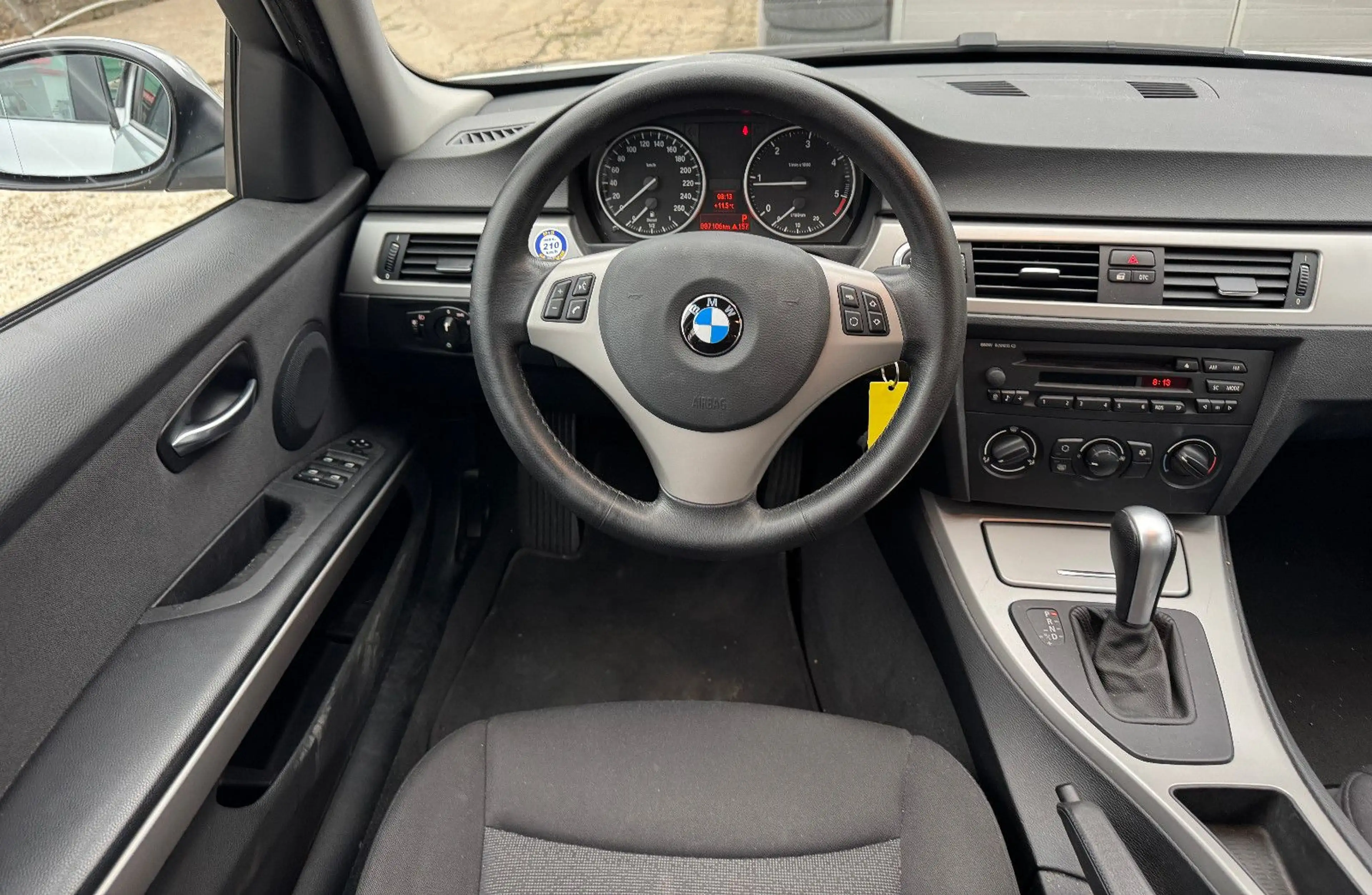 BMW 320 d Limousine Automatik 2.Hand.-PDC.! — photo 9