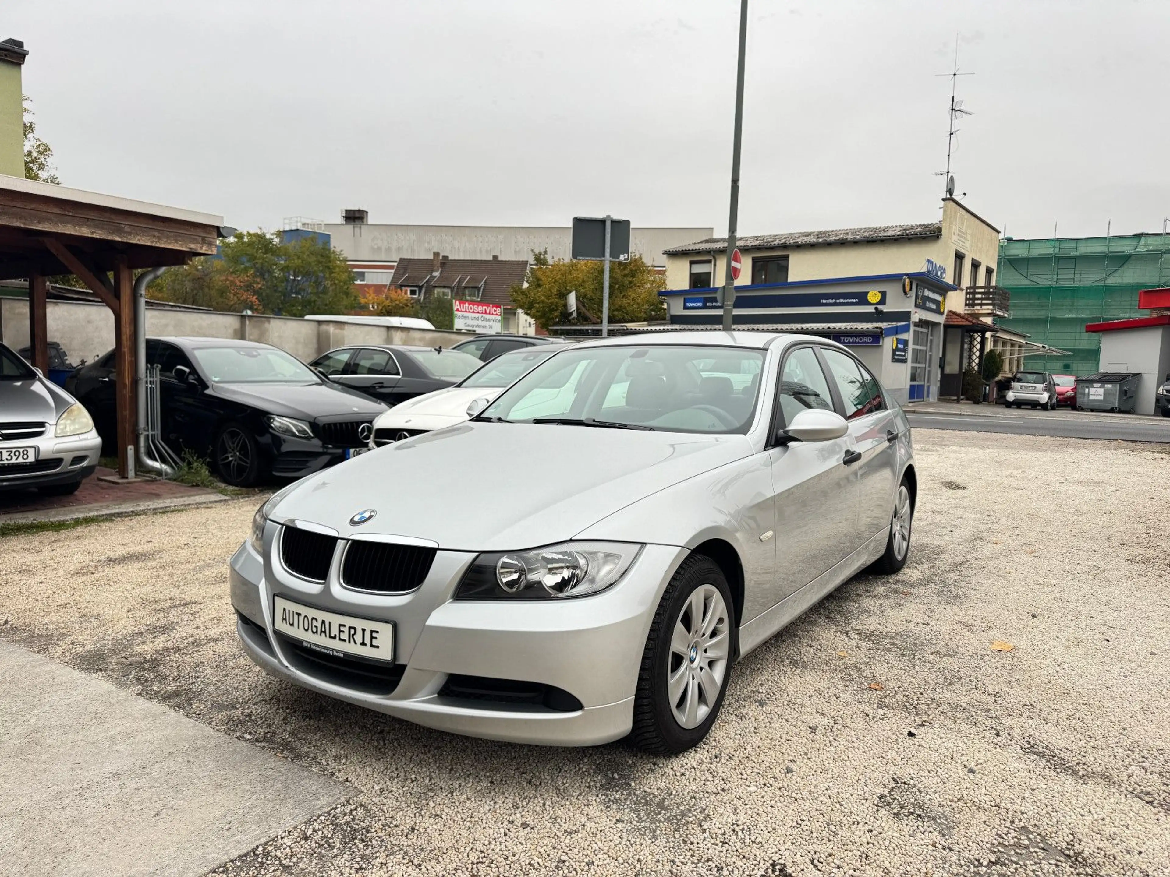 BMW 320 d Limousine Automatik 2.Hand.-PDC.!