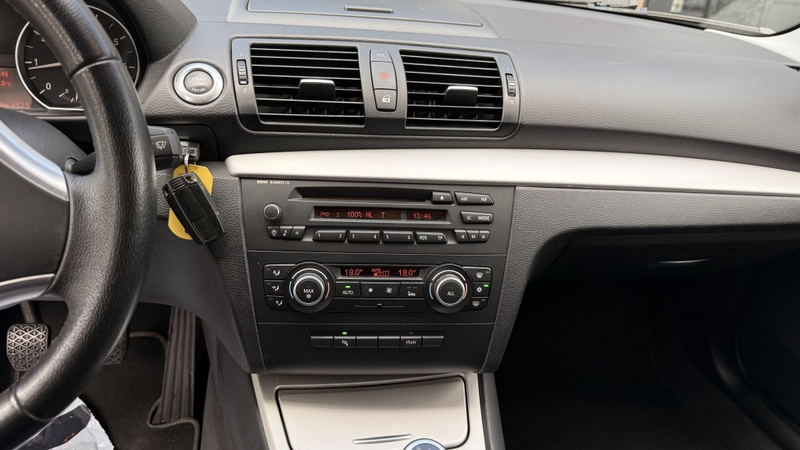 BMW 118 1-serie 118i Bns St. airco — photo 15