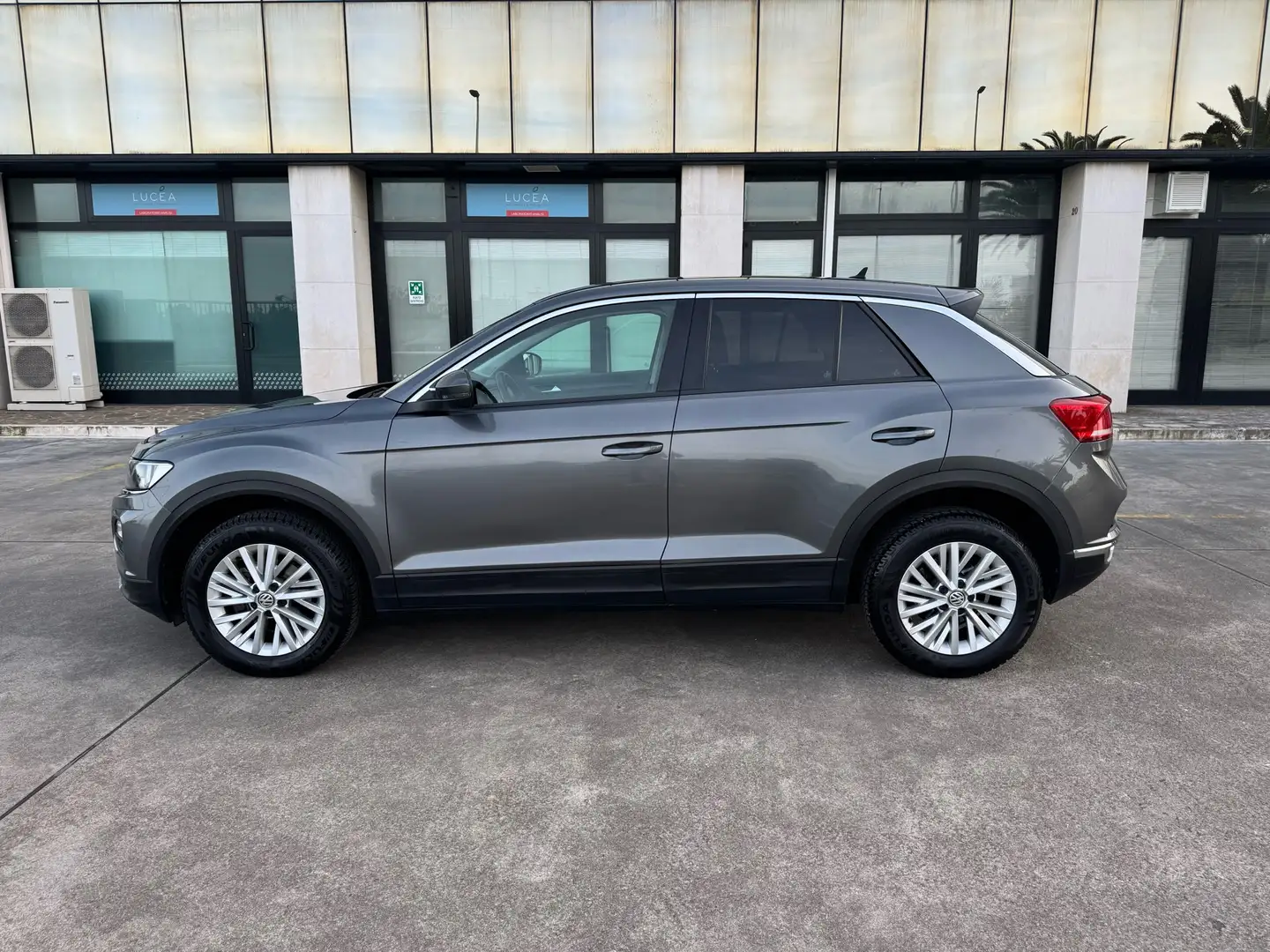 Volkswagen T-Roc 1.6 tdi Business Style - 48.000Km certificati Gris - 2