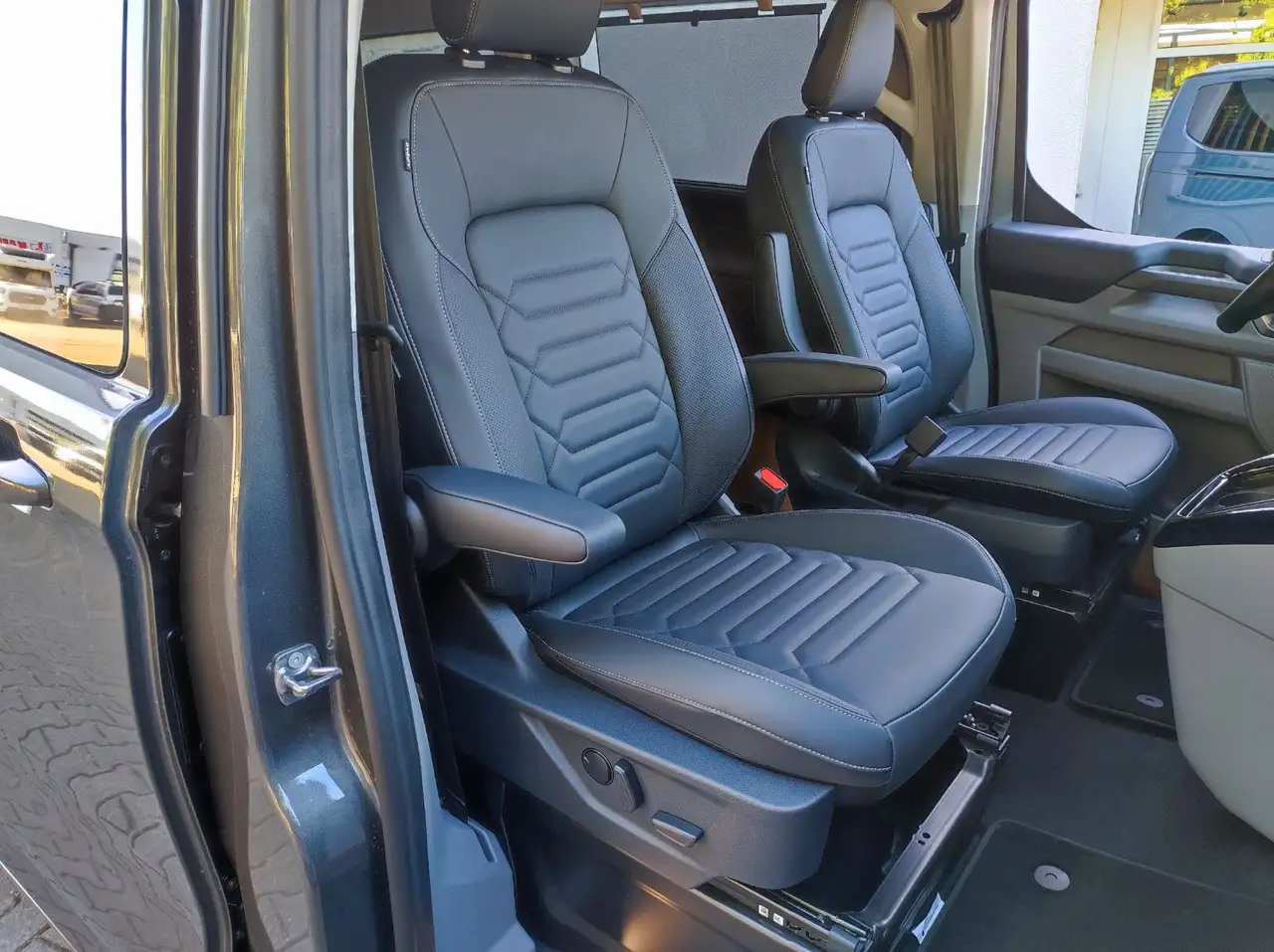 Ford Tourneo Custom 2026 — фото 9