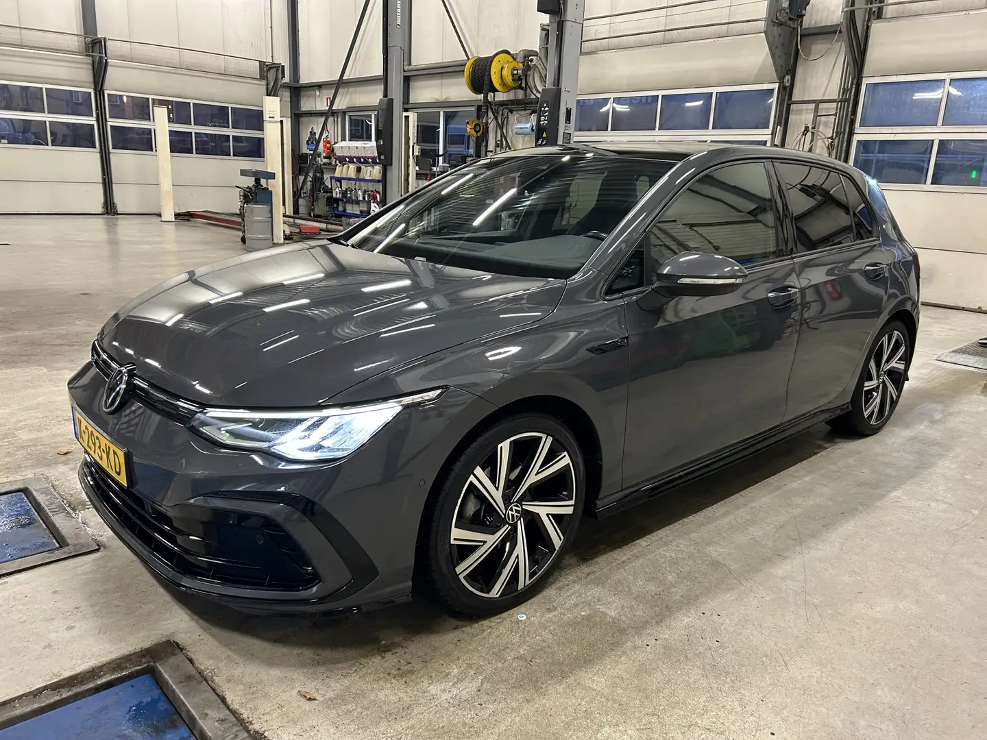 Volkswagen Golf 1.5 TSI R-Line Gris - 1