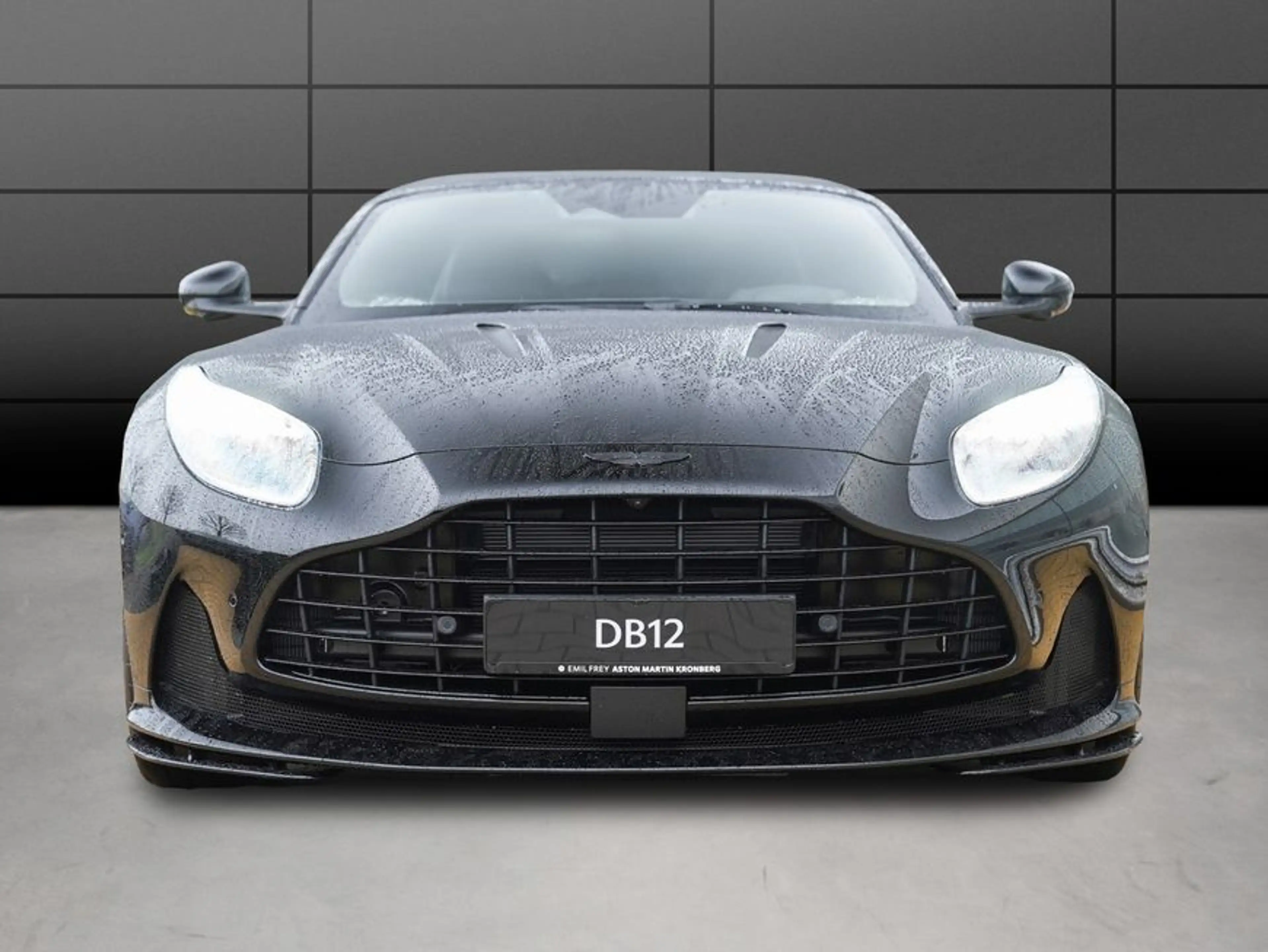 Aston Martin DB12 Volante — photo 7