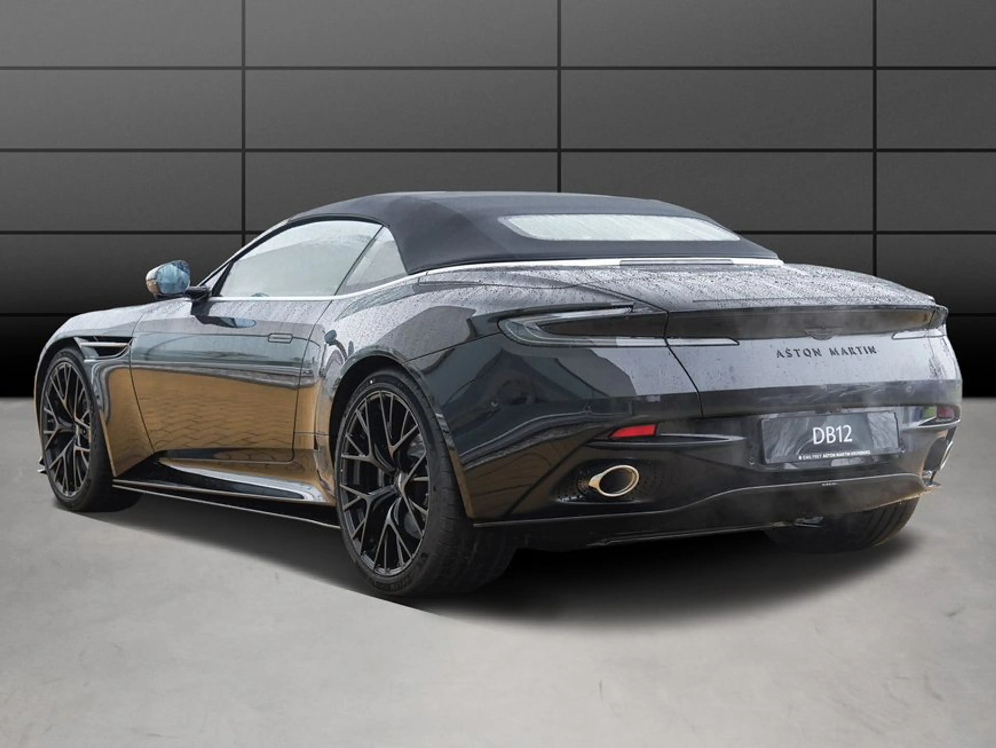 Aston Martin DB12 Volante — photo 2