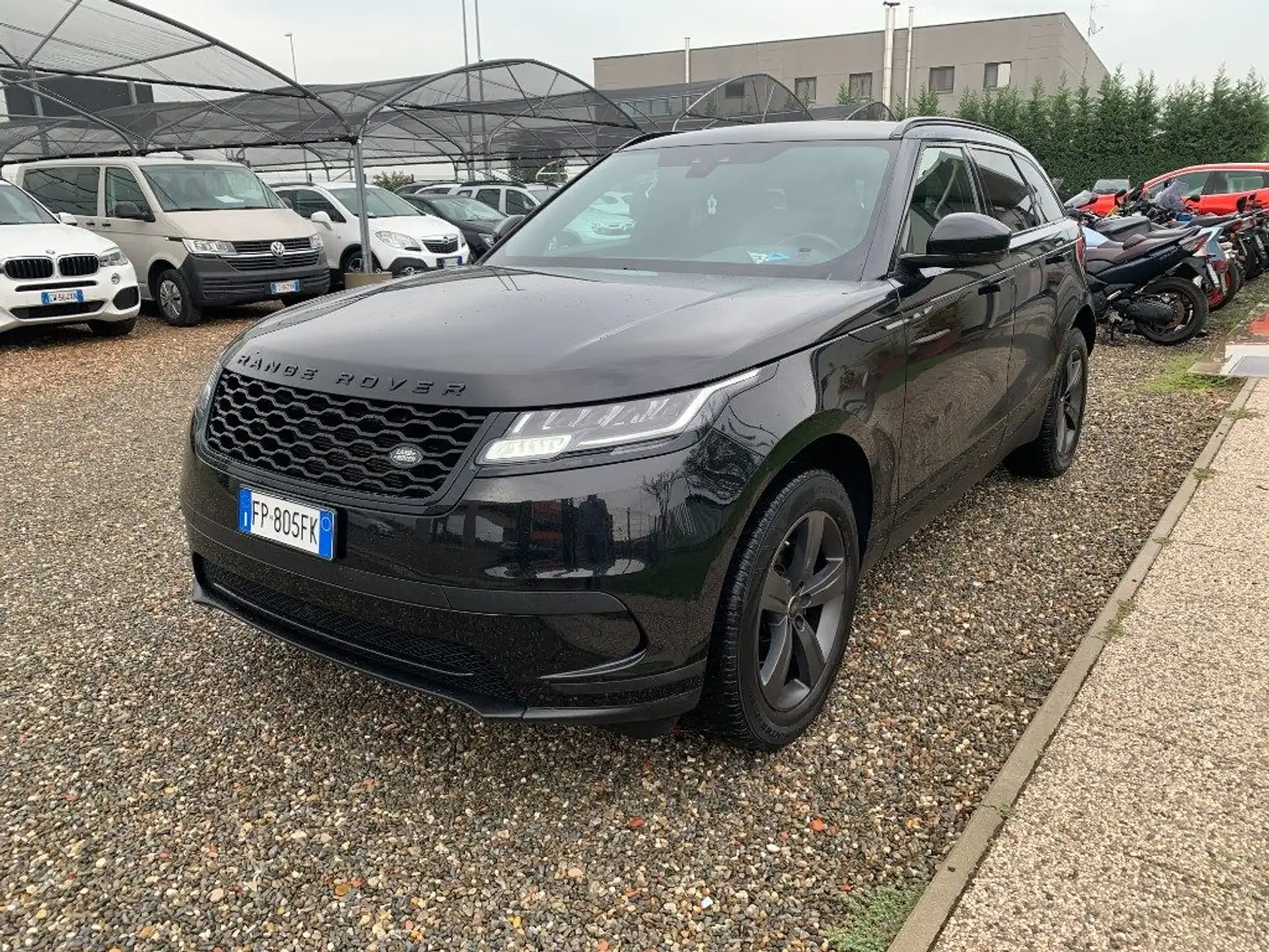 Land Rover Range Rover Velar 2.0D I4 240 CV R-Dynamic HSE Zwart - 1