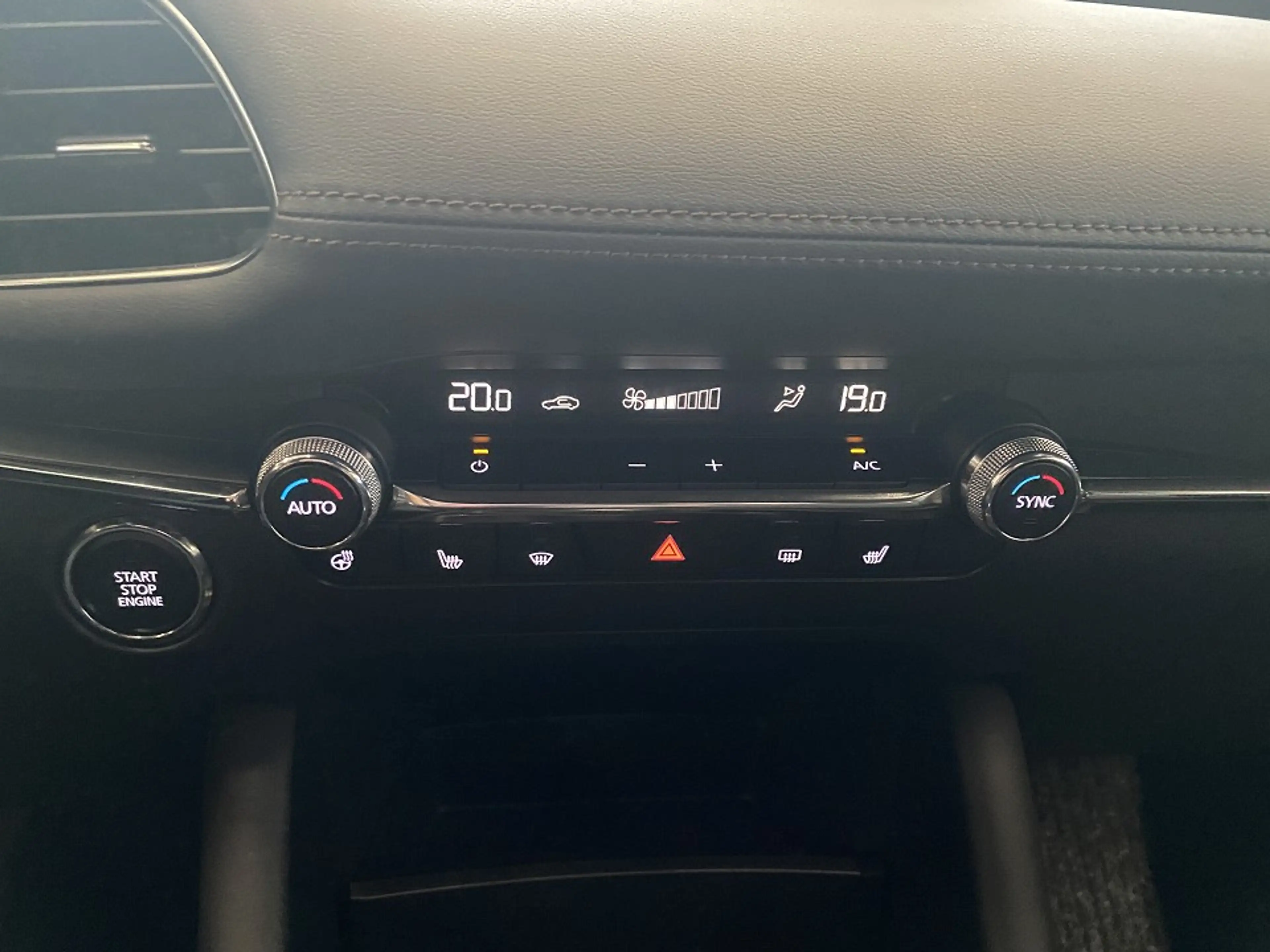 Mazda 3 2.0 Selection BOSE NAVI MATRIX 360* — photo 10