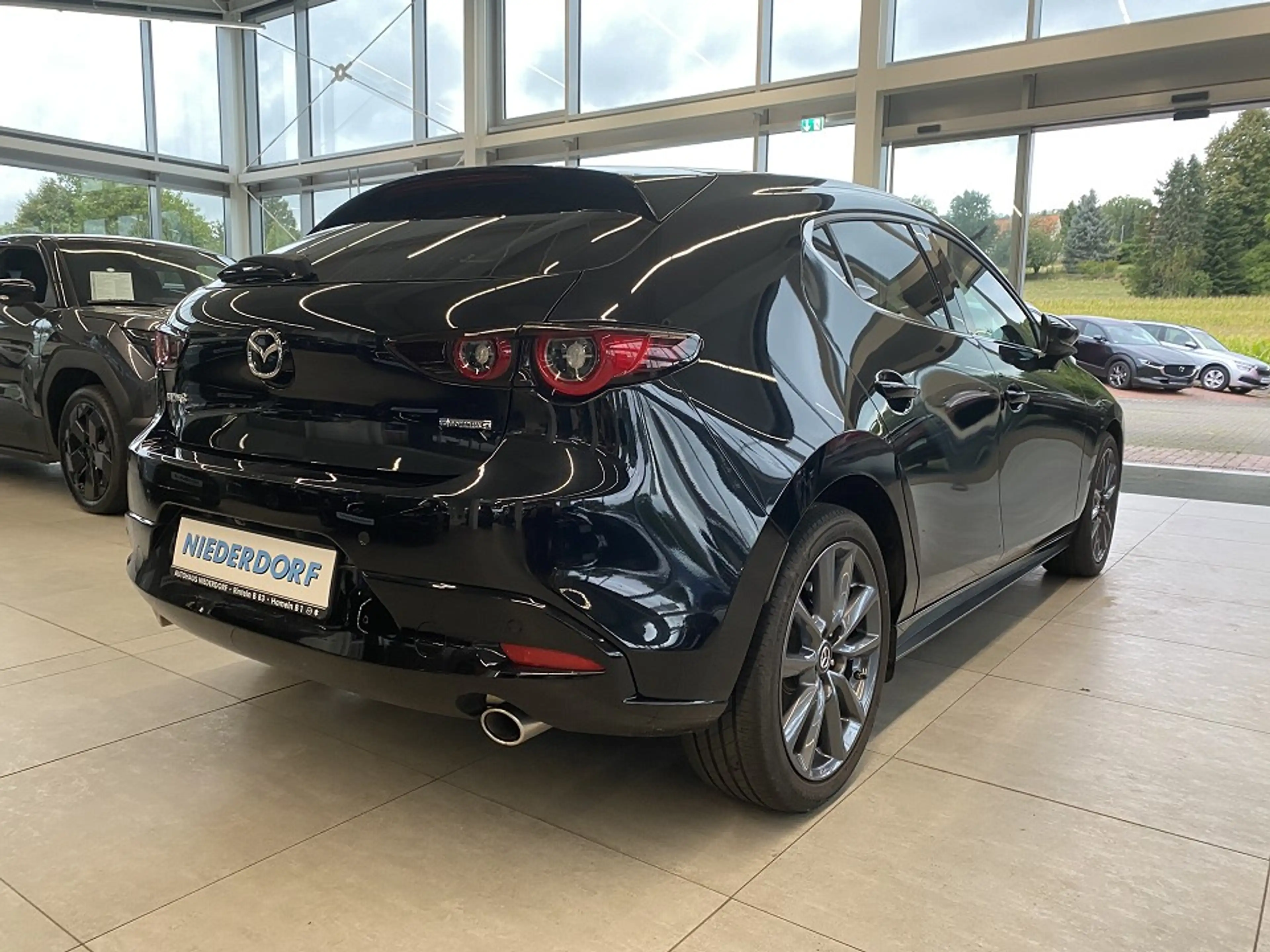 Mazda 3 2.0 Selection BOSE NAVI MATRIX 360* — photo 2