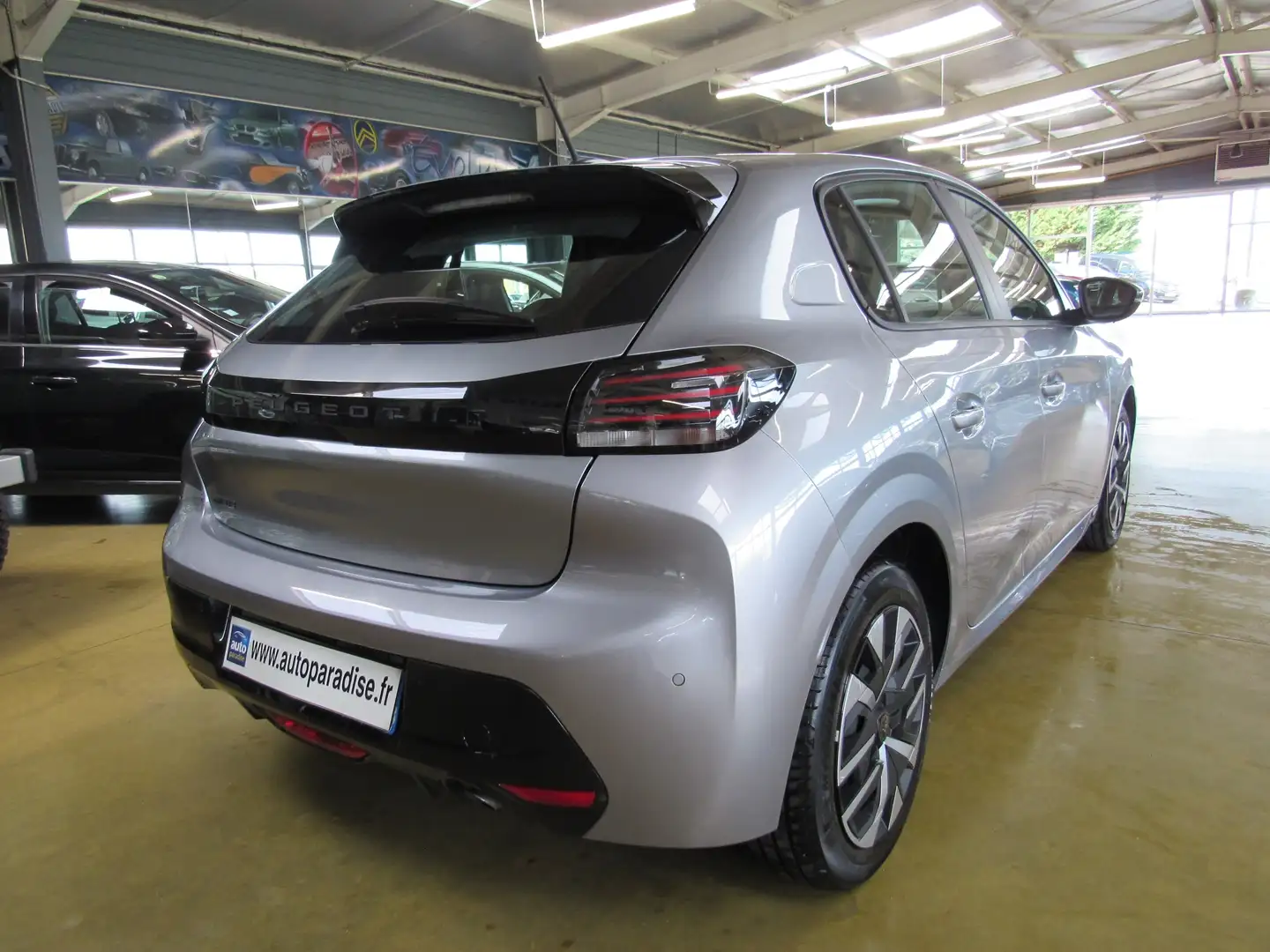 Peugeot 208 1.2 75 ACTIVE Gris - 2