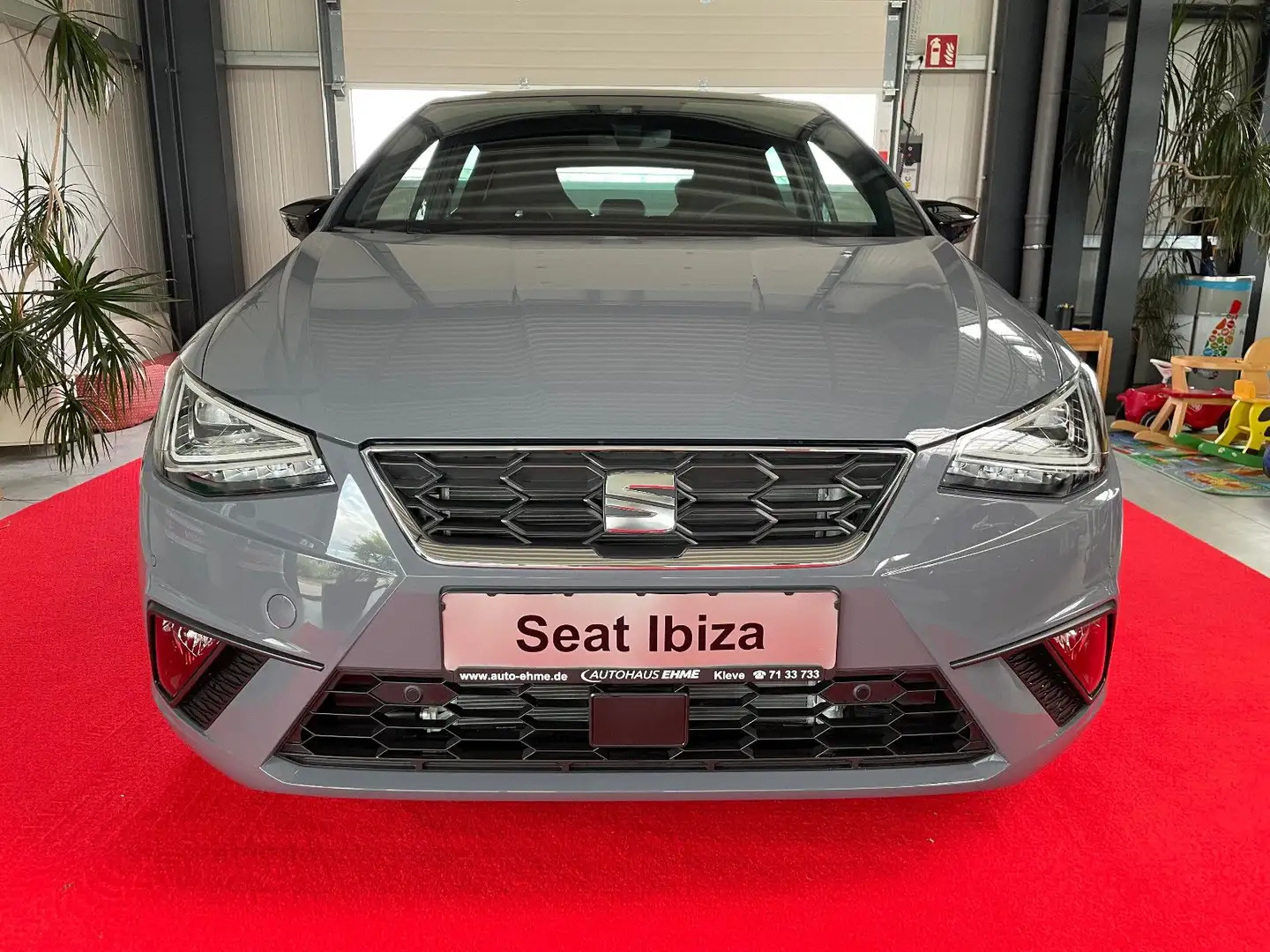SEAT Ibiza FR 1.5 TSI DSG *PANO*KESSY*LED*ACC*CAM* Grau - 2