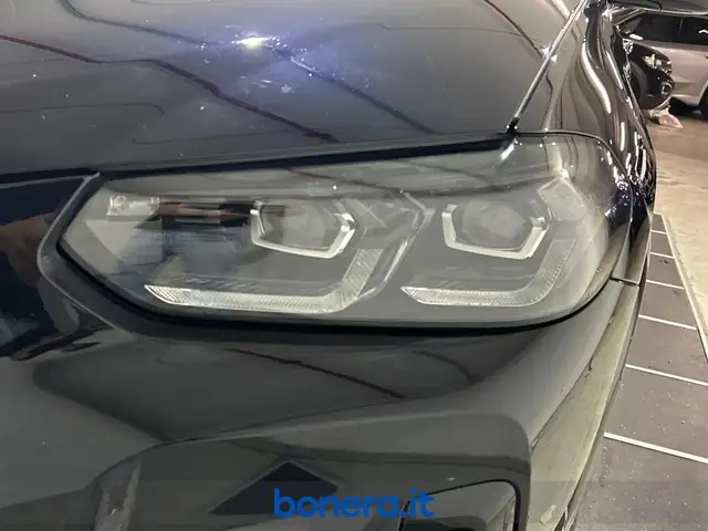 BMW X4 view 12
