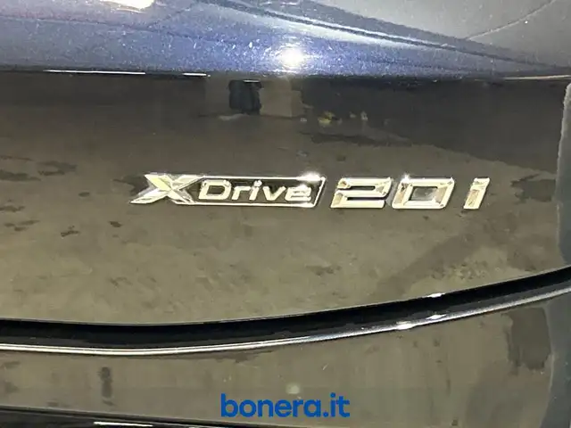 BMW X4 view 10