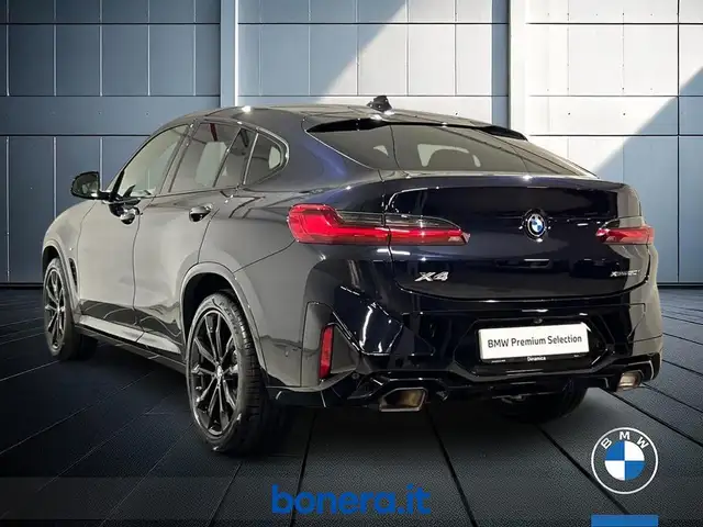 BMW X4 view 8