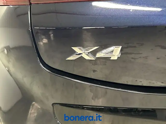 BMW X4 view 11