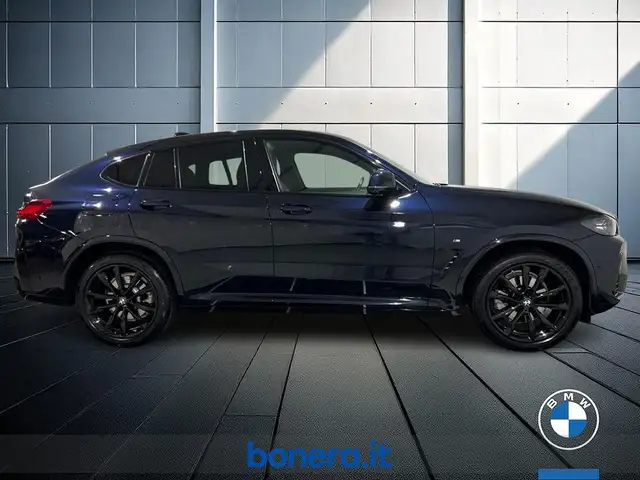 BMW X4 view 5