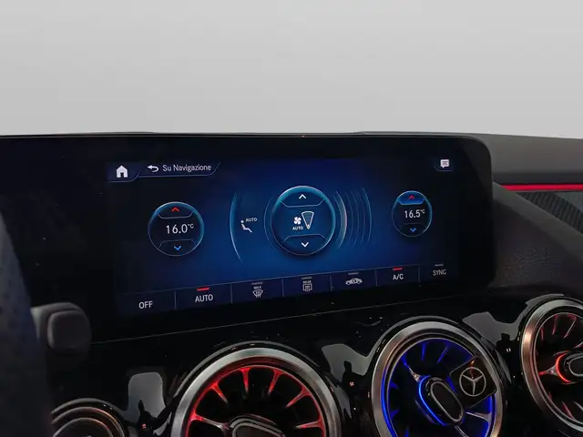 Mercedes-Benz Gla view 16