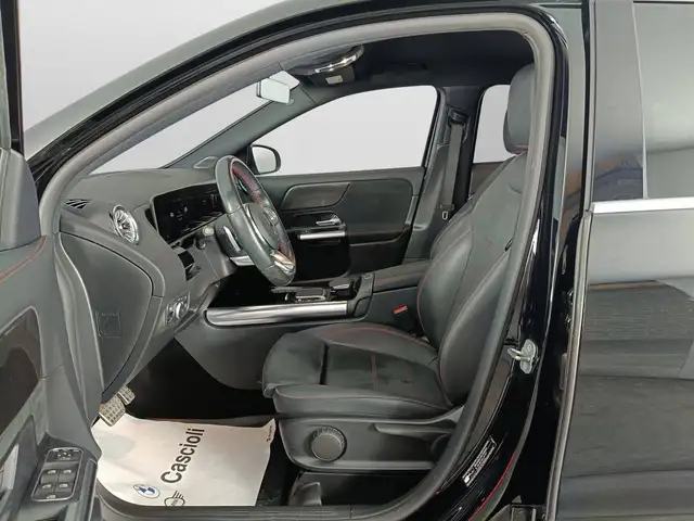 Mercedes-Benz Gla view 8