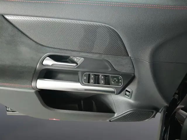 Mercedes-Benz Gla view 19
