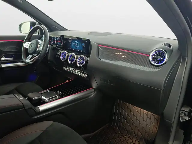 Mercedes-Benz Gla view 10