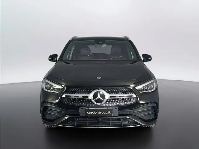 Mercedes-Benz Gla view 2
