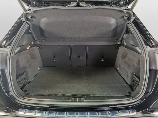 Mercedes-Benz Gla view 21