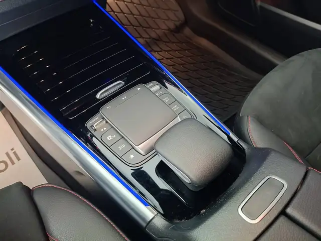 Mercedes-Benz Gla view 17