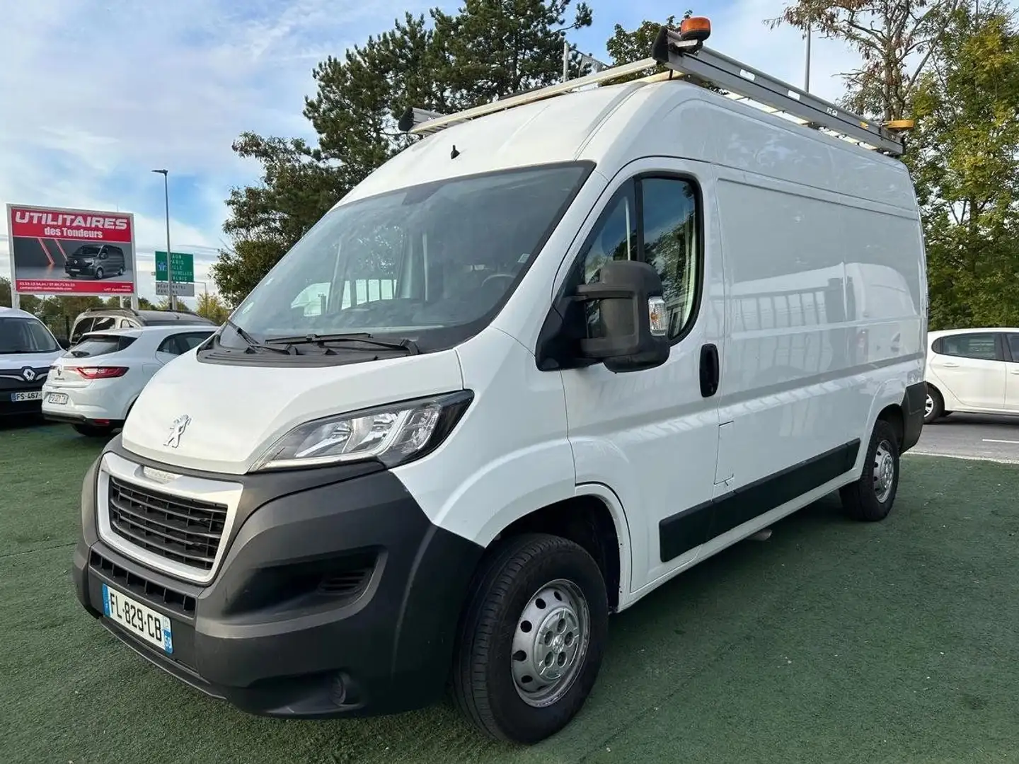 Peugeot Boxer L2H2 (10.990 HT) 2.2 BlueHDi 120ch 3T3 Blanc - 1