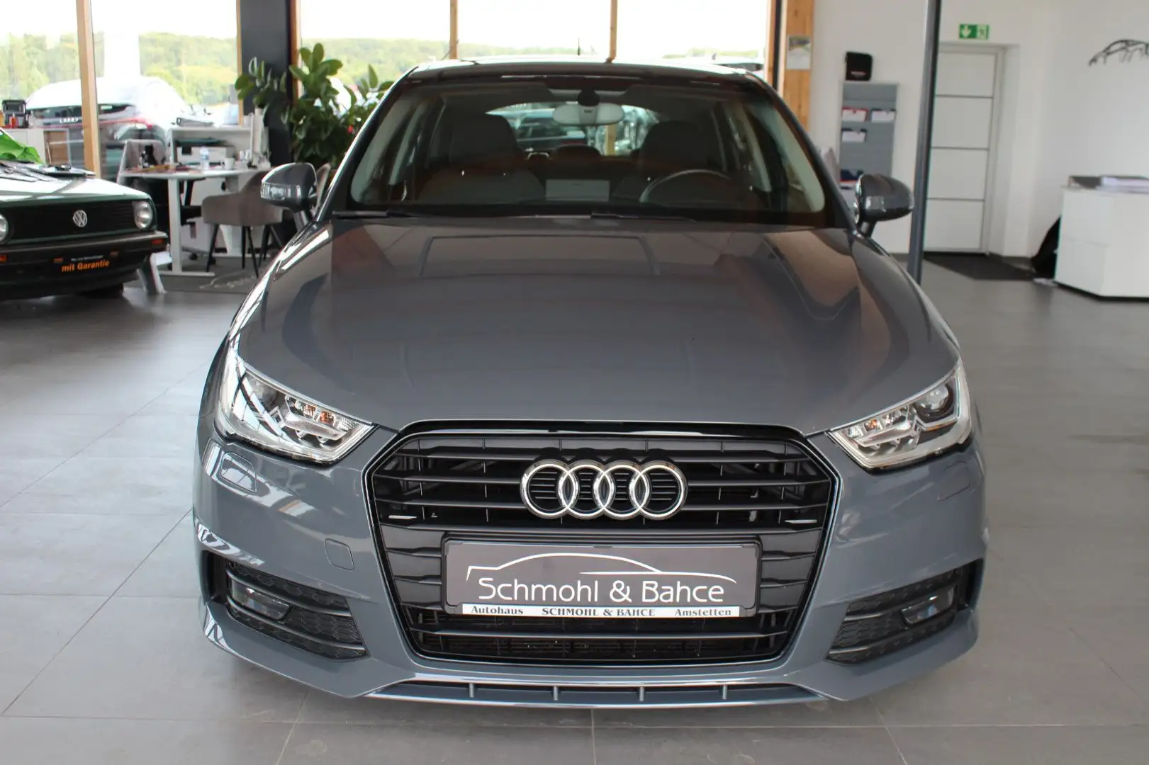 Audi A1 1.4 TFSI S line sport Sportback Grijs - 2