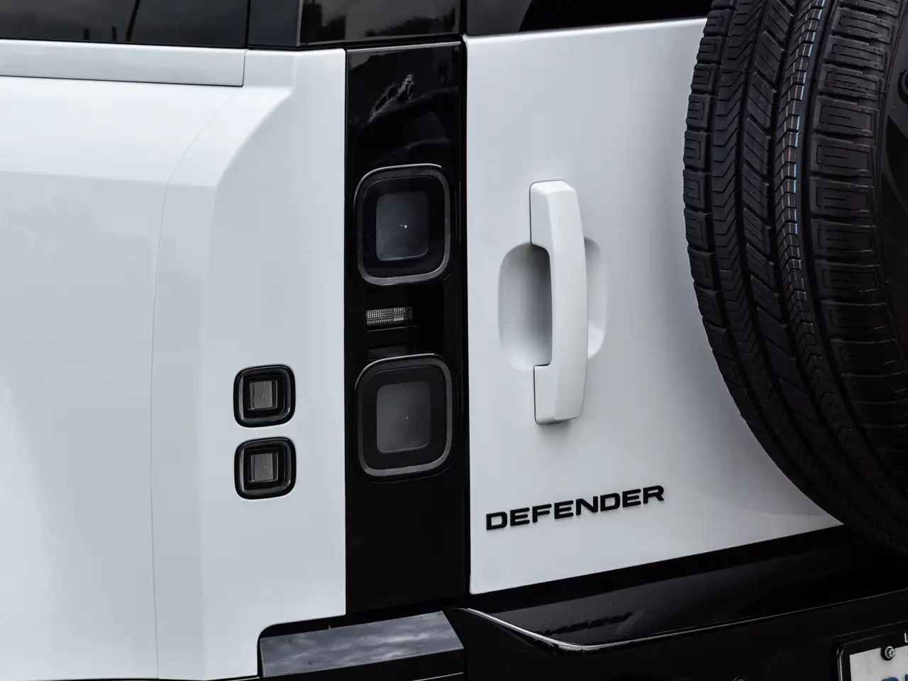 Land Rover Defender 2026 — фото 6