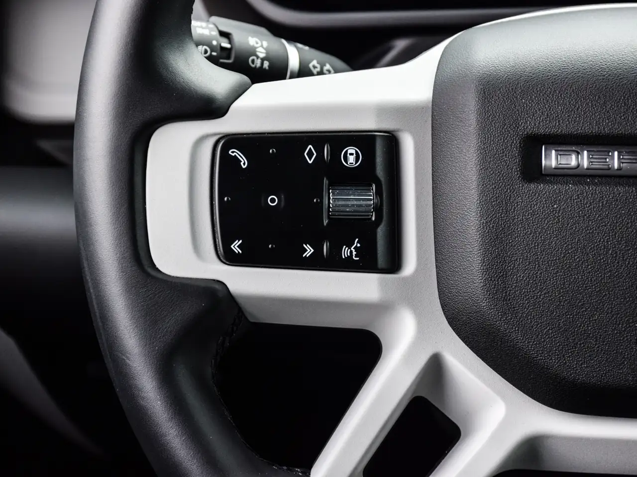 Land Rover Defender 2026 — фото 14