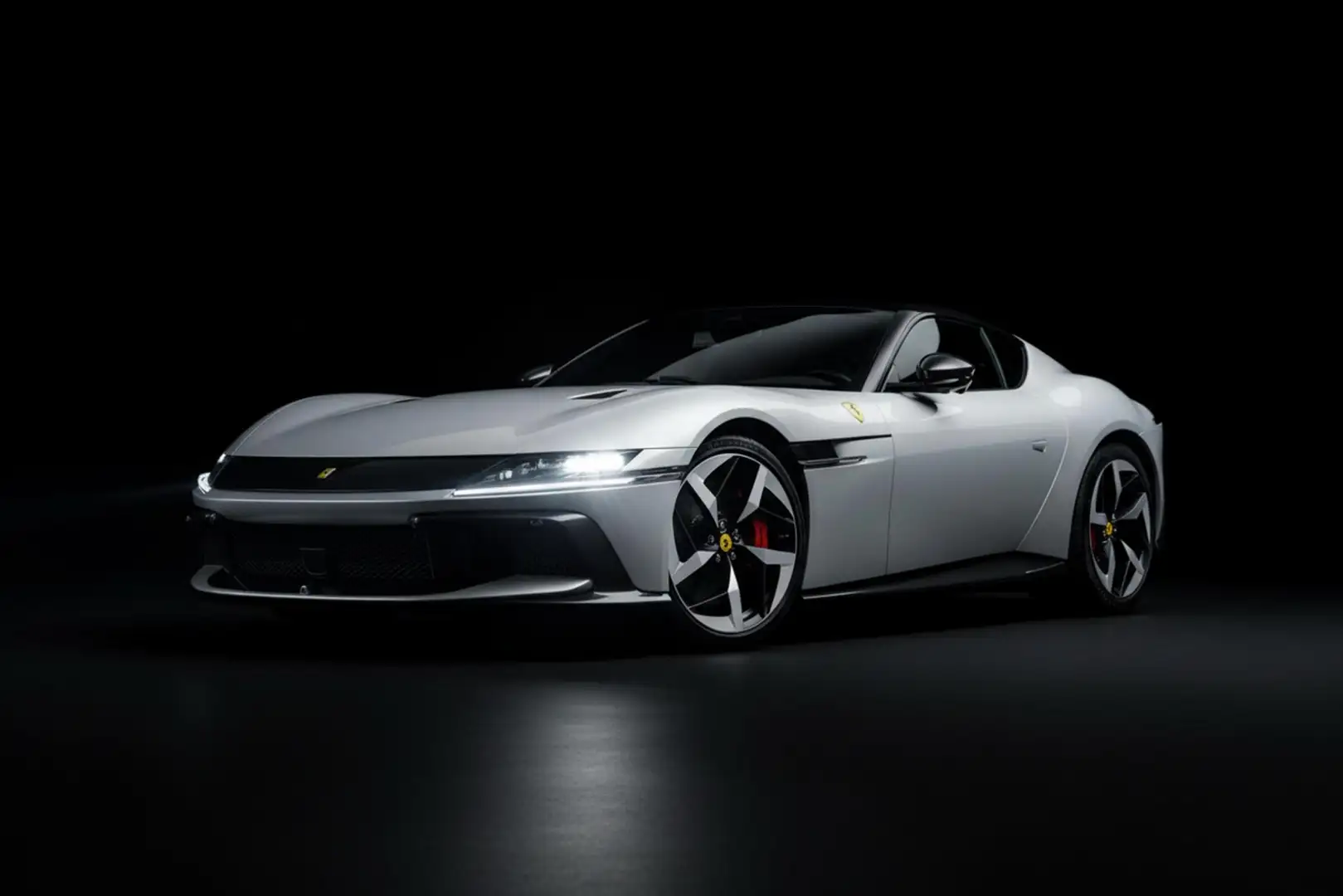 Ferrari 12 Cilindri V12 l Carbon l Lift l Carbon Racing seats Grijs - 1