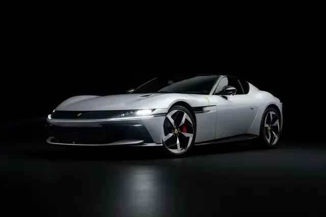 Ferrari 12 Cilindri V12 l Carbon l Lift l Carbon Racing seats