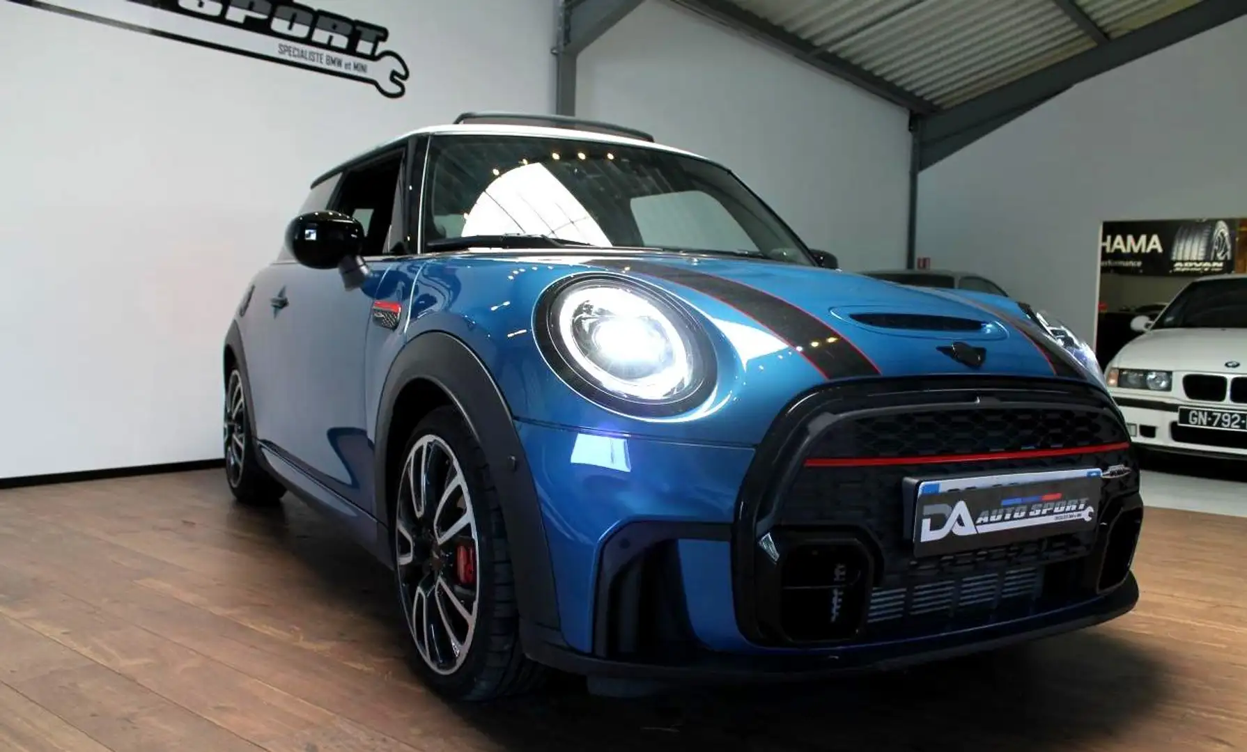 MINI Cooper Mini 2.0i - 231 - BVA Sport  F56 LCI COUPE John Co Bleu - 2